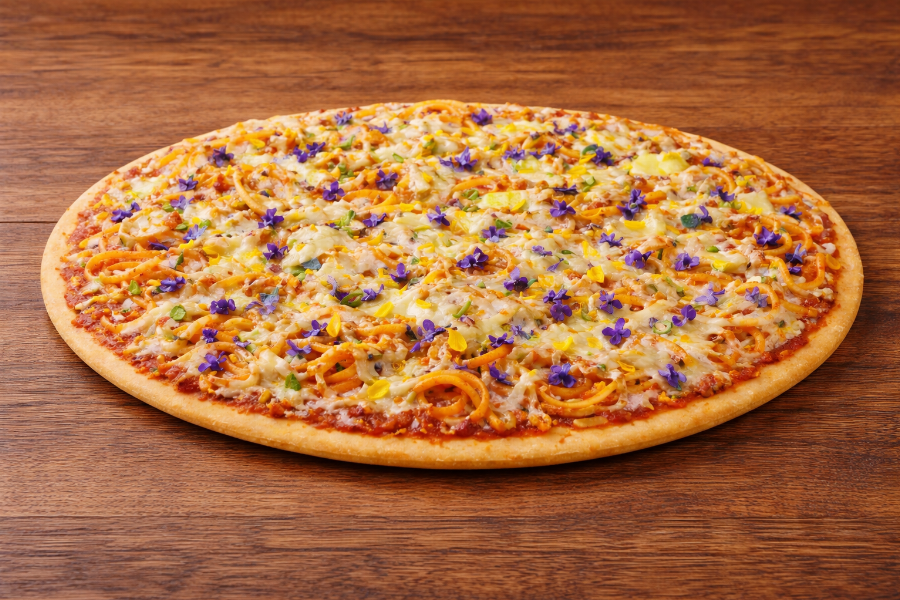 einzigartige Frühlings-Nudelpizza