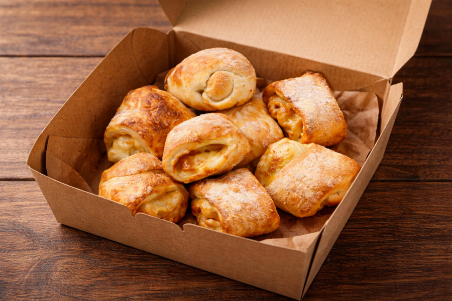 6 Pizzabrötchen mit Käse gefüllt