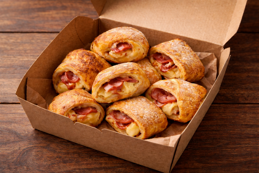 6 Pizzabrötchen mit Salami und Käse