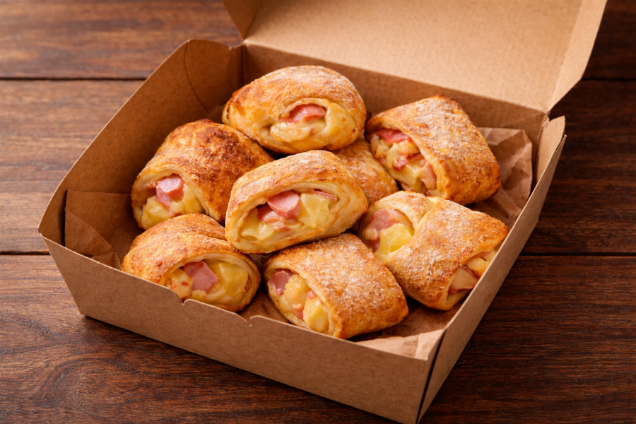 6 Pizzabrötchen mit Hinterschinken, Ananas und Käse